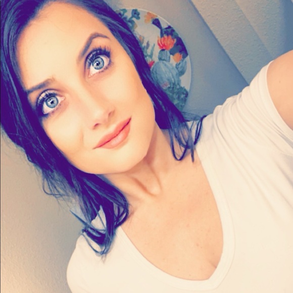 Meet your Posher, Addie - Picture 2 of 3